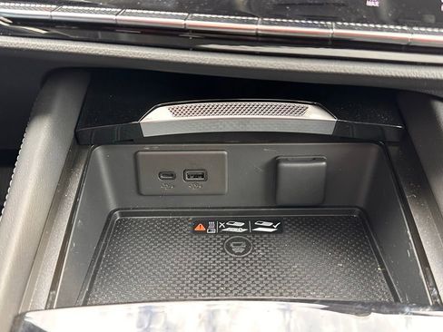 Used 2025 Buick Envision Preferred image 33