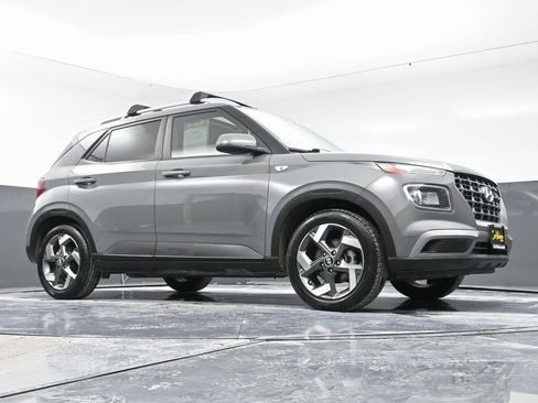 Used 2023 Hyundai Venue SEL image 47