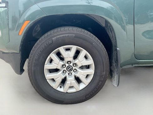 Used 2022 Nissan Frontier SV w/ SV Premium Package AWD/4WD image 29
