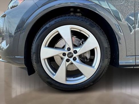Used 2025 Audi Q5 Prestige AWD/4WD image 34