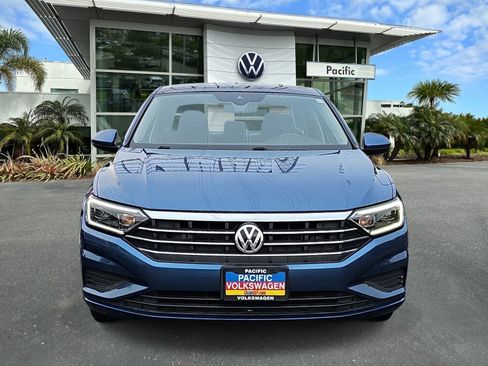 Used 2019 Volkswagen Jetta SEL image 2
