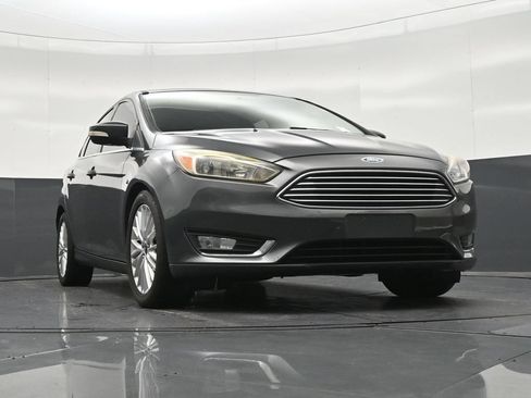 Used 2018 Ford Focus Titanium FWD image 29