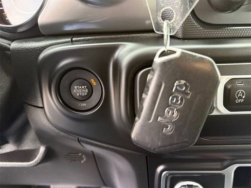 Used 2021 Jeep Wrangler Unlimited Sport image 29