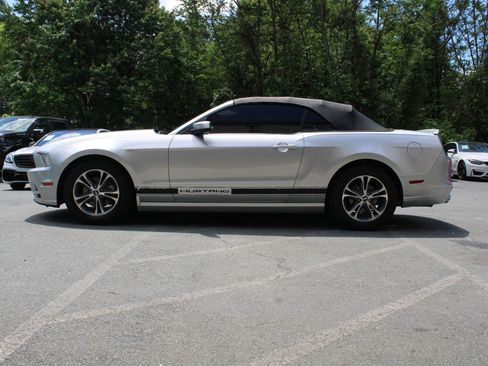 Used 2014 Ford Mustang Premium RWD image 21