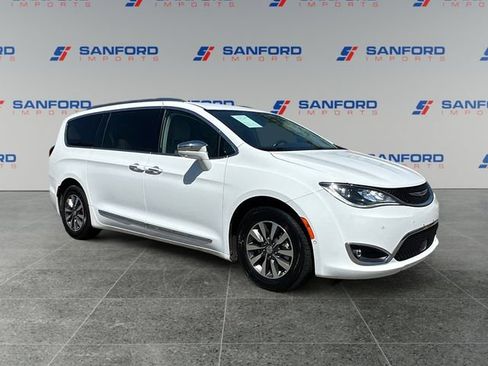 Used 2020 Chrysler Pacifica Limited w/ Advanced Safetytec Group FWD image 7