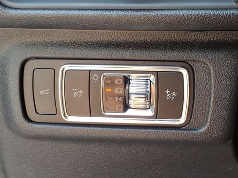 Certified 2025 Lincoln Corsair AWD w/ Equipment Group 101A image 23