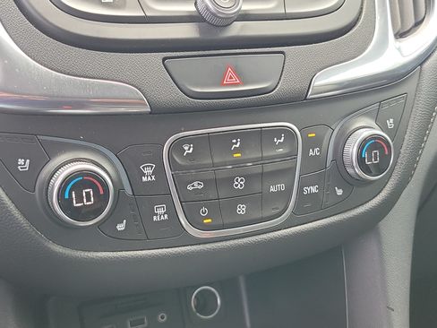Used 2020 Chevrolet Equinox Premier AWD/4WD image 32