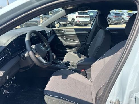 Used 2025 Volkswagen Jetta Sport image 15