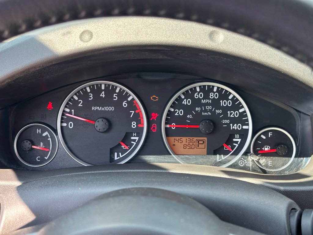 Used 2012 Nissan Pathfinder LE RWD image 31