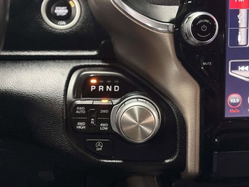 Used 2019 RAM 1500 Laramie image 36