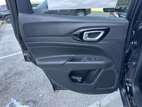 New 2026 Jeep Compass Latitude image 40