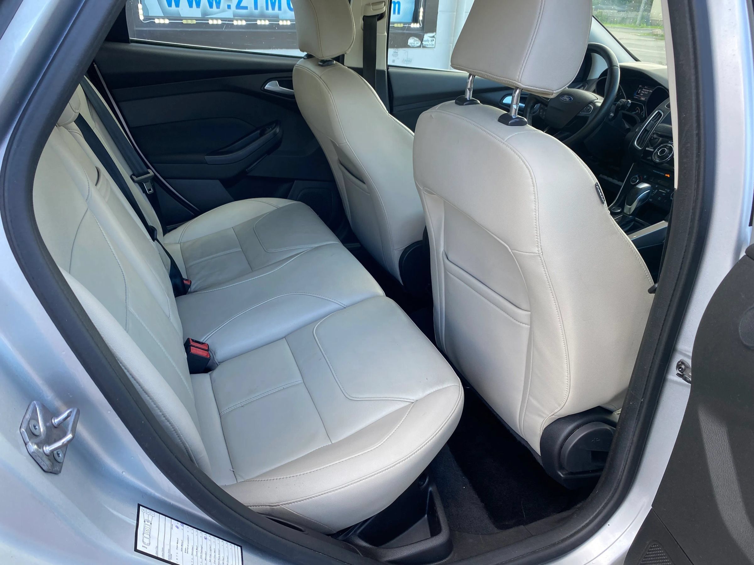 Used 2016 Ford Focus Titanium FWD image 11