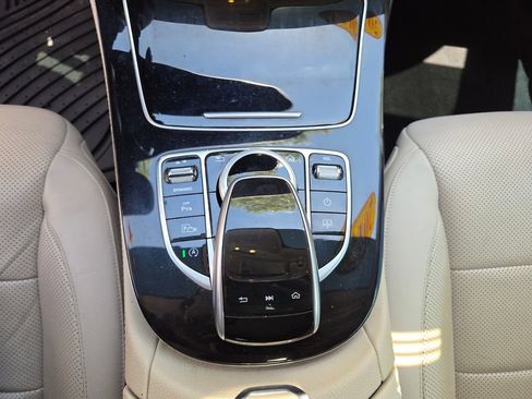 Used 2017 Mercedes-Benz E 300 image 28