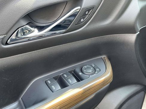 Used 2023 GMC Acadia SLE w/ Driver Convenience Package FWD image 17