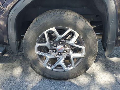 Used 2023 GMC Sierra 1500 SLT w/ SLT Premium Package image 4