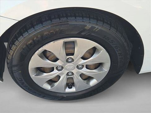 Used 2016 Hyundai Accent SE FWD image 21