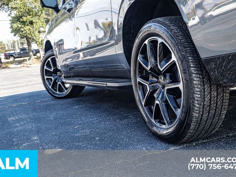 Used 2025 Chevrolet Suburban RST image 14