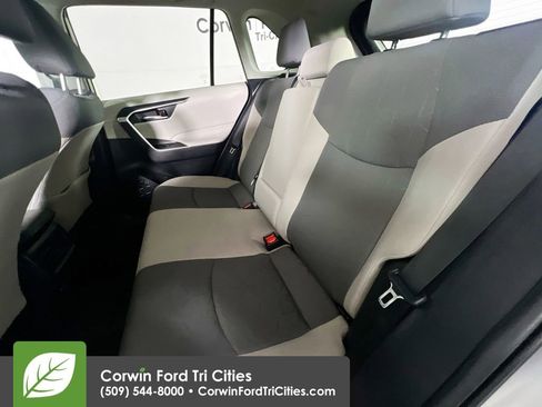 Used 2020 Toyota RAV4 XLE w/ Convenience Package image 28