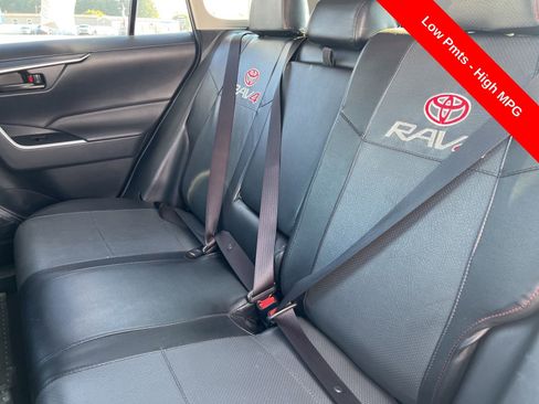 Used 2020 Toyota RAV4 LE FWD image 19