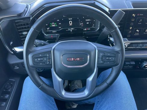 Used 2025 GMC Sierra 1500 SLT image 23