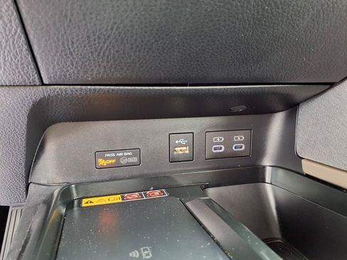 Used 2025 Toyota Camry LE w/ Convenience Package FWD image 7