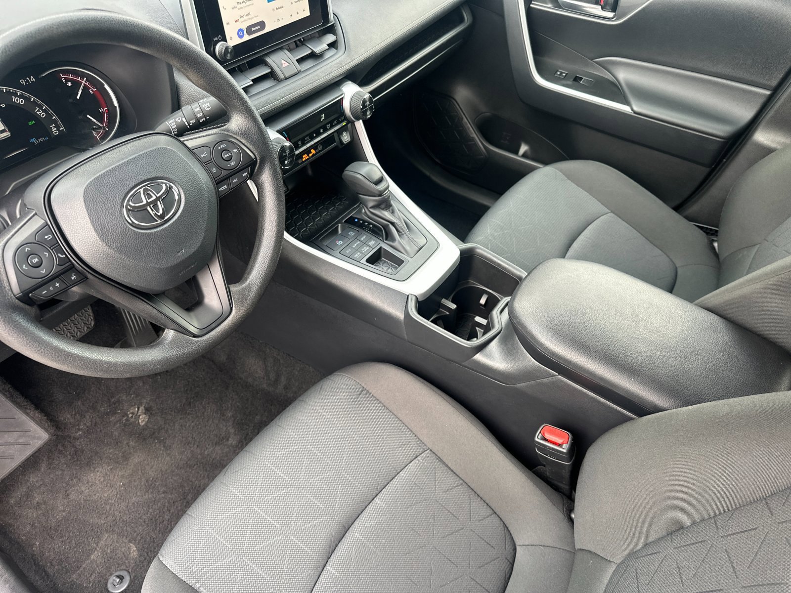 Used 2025 Toyota RAV4 XLE AWD/4WD image 9