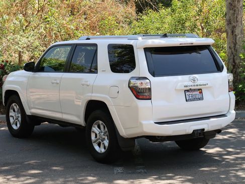 Used 2014 Toyota 4Runner SR5 RWD image 4