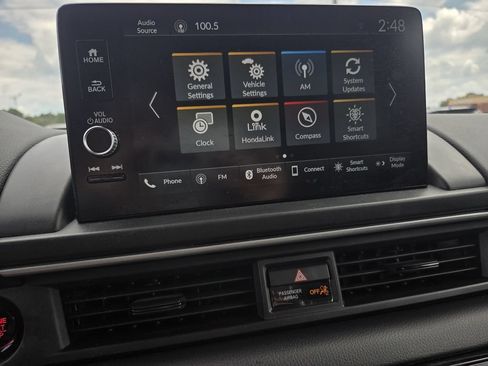 Used 2025 Honda Pilot EX-L image 9