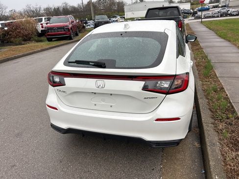 Used 2023 Honda Civic Sport image 6