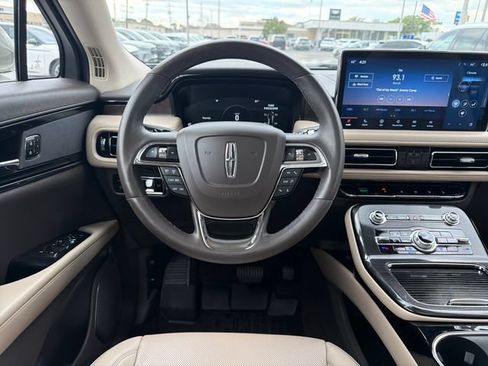 Used 2023 Lincoln Nautilus Reserve AWD/4WD image 16