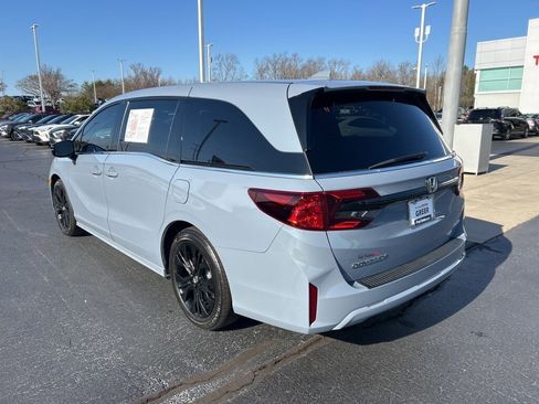 Used 2025 Honda Odyssey Sport-L image 18