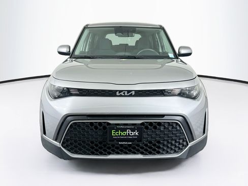 Used 2025 Kia Soul LX w/ LX Technology Package FWD image 2