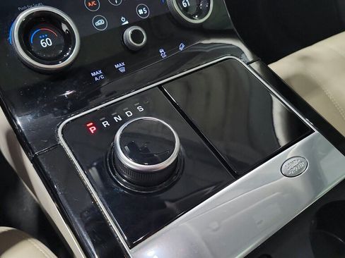 Used 2019 Land Rover Range Rover Velar S AWD/4WD image 32