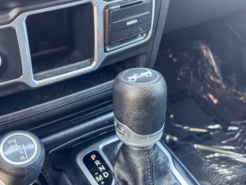 Used 2018 Jeep Wrangler Unlimited Sport AWD/4WD image 24