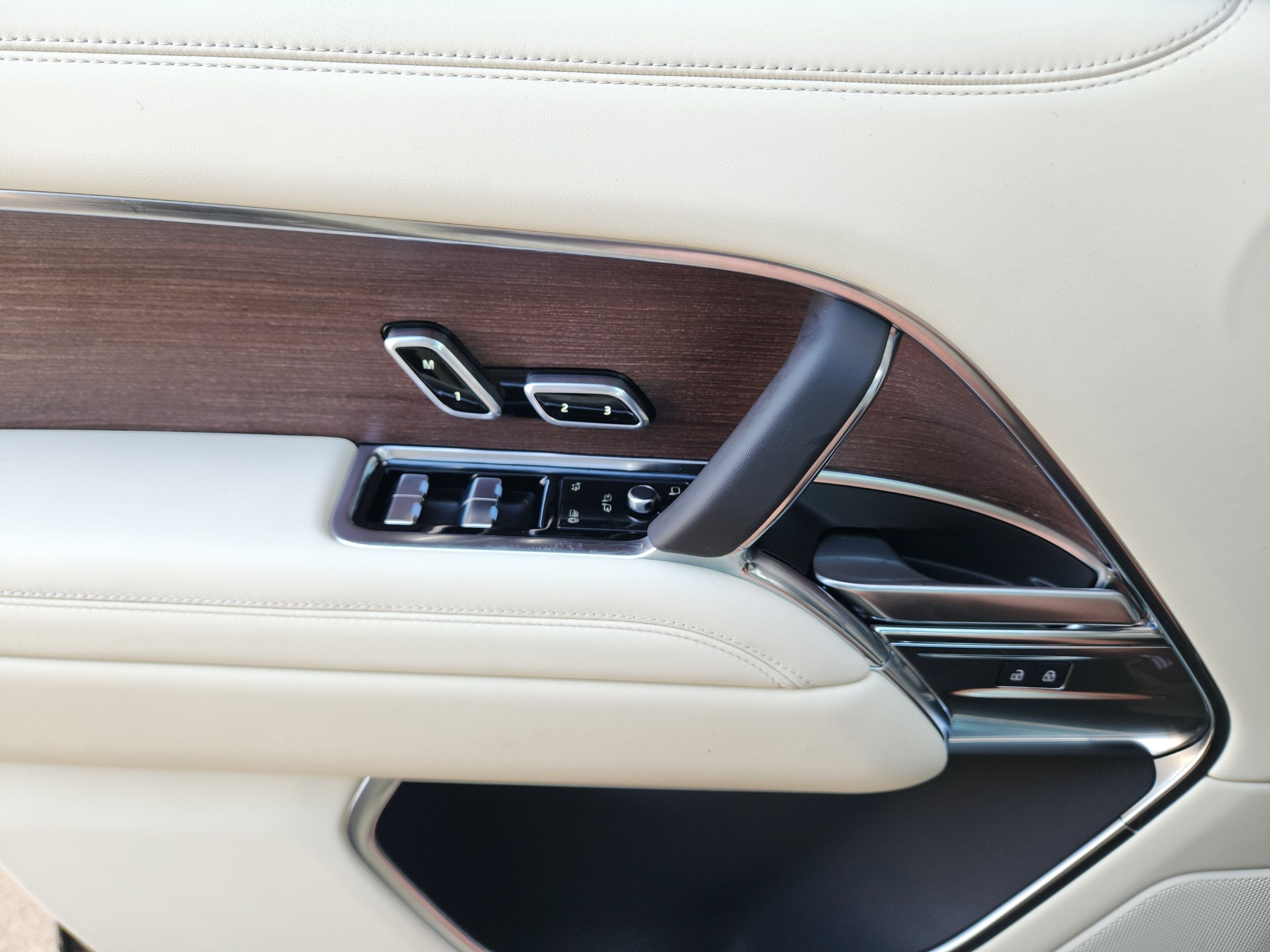 Used 2015 Mercedes-Benz SL 550 image 15