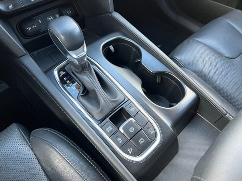 Used 2020 Hyundai Santa Fe Limited image 15