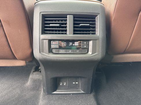 Used 2023 Volkswagen Atlas SEL AWD/4WD image 22