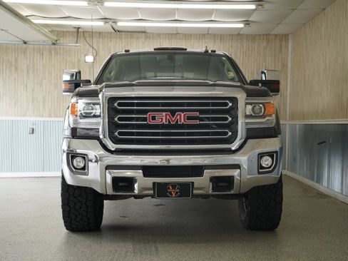 Used 2019 GMC Sierra 2500 SLT AWD/4WD image 2