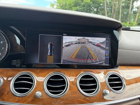 Used 2017 Mercedes-Benz E 300 4MATIC image 17