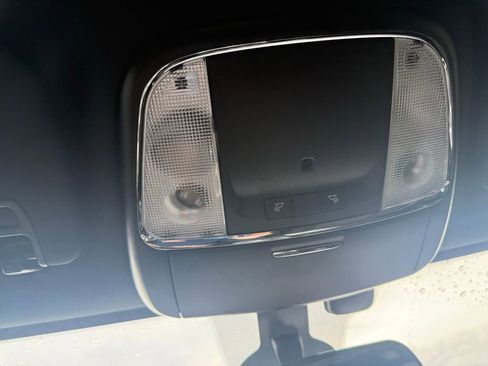 Used 2021 Jeep Grand Cherokee Laredo image 27