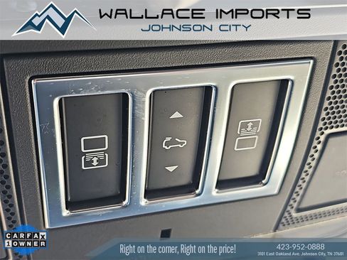 Used 2023 Land Rover Discovery HSE R-Dynamic image 12