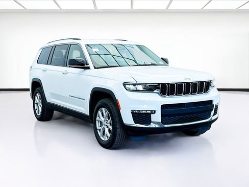 Used 2022 Jeep Grand Cherokee L Limited image 3