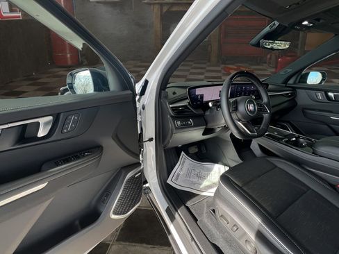 Used 2026 Buick Enclave Sport Touring w/ Super Cruise Package image 16