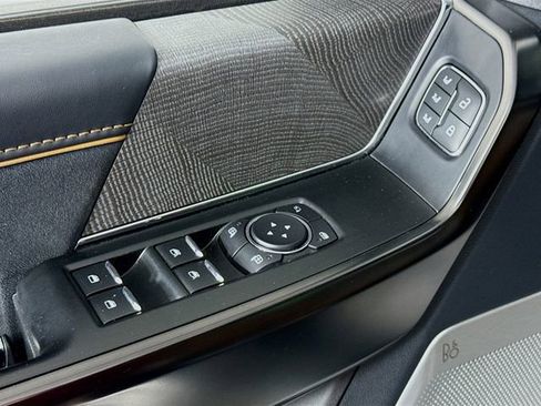 Certified 2022 Ford F150 Platinum w/ Equipment Group 701A High image 18