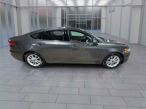 Used 2019 Ford Fusion SE image 9
