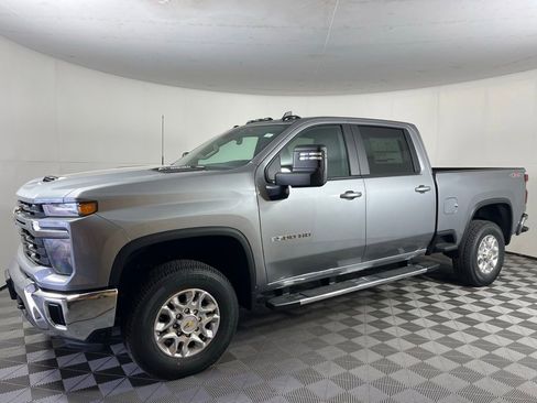 New 2026 Chevrolet Silverado 3500 LT AWD/4WD image 13