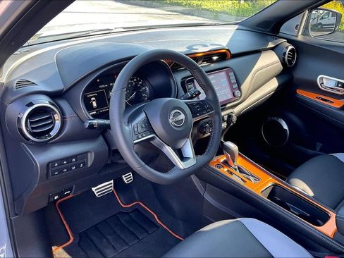 Used 2023 Nissan Kicks SR w/ SR Premium Package FWD image 13