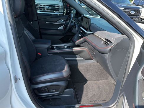 Certified 2025 Ford Explorer ST AWD/4WD image 15
