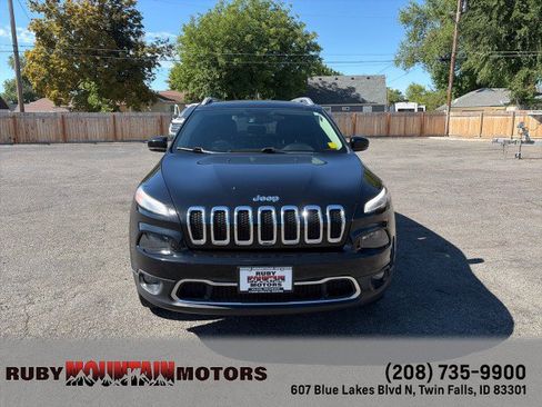 Used 2018 Jeep Cherokee Limited AWD/4WD image 2