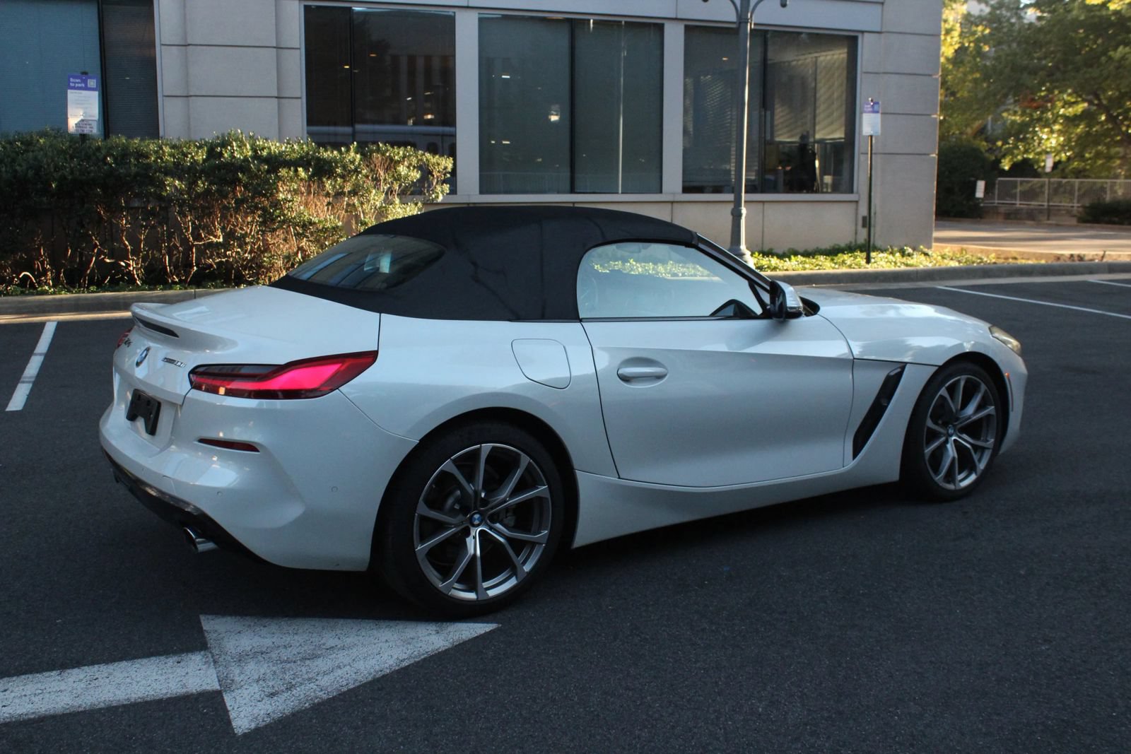 Used 2019 BMW Z4 sDrive30i w/ Premium Package RWD image 8
